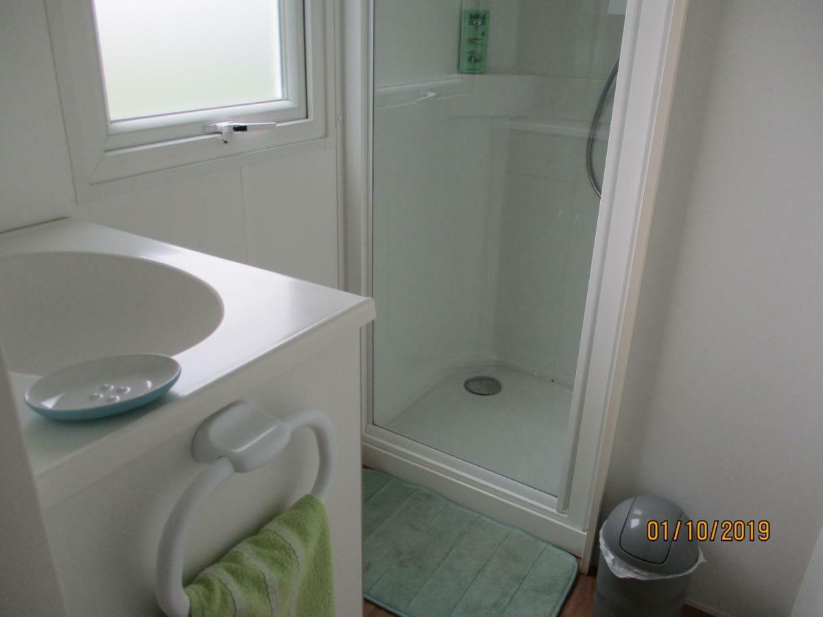 Les Mobile Home De Kerroyal Garlan Εξωτερικό φωτογραφία