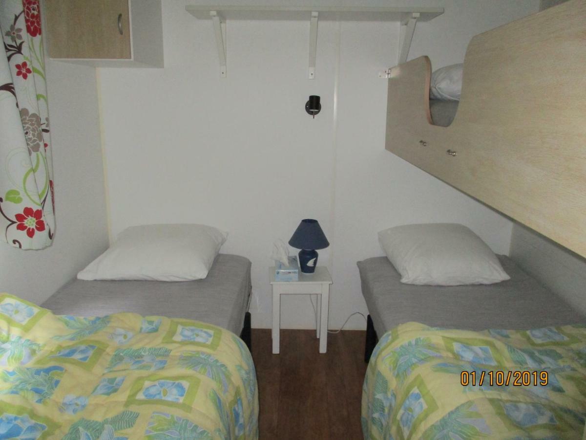 Les Mobile Home De Kerroyal Garlan Εξωτερικό φωτογραφία