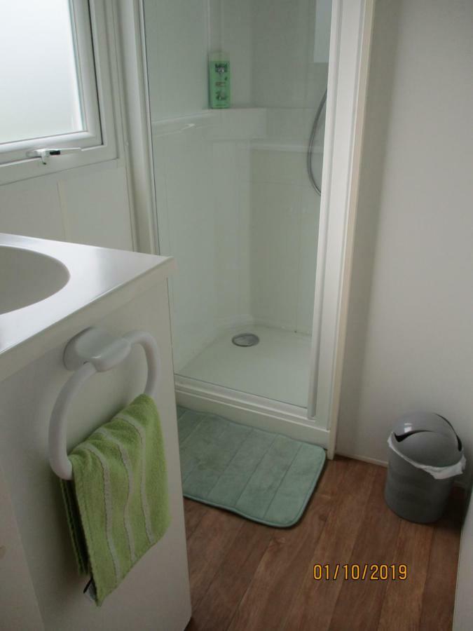 Les Mobile Home De Kerroyal Garlan Εξωτερικό φωτογραφία