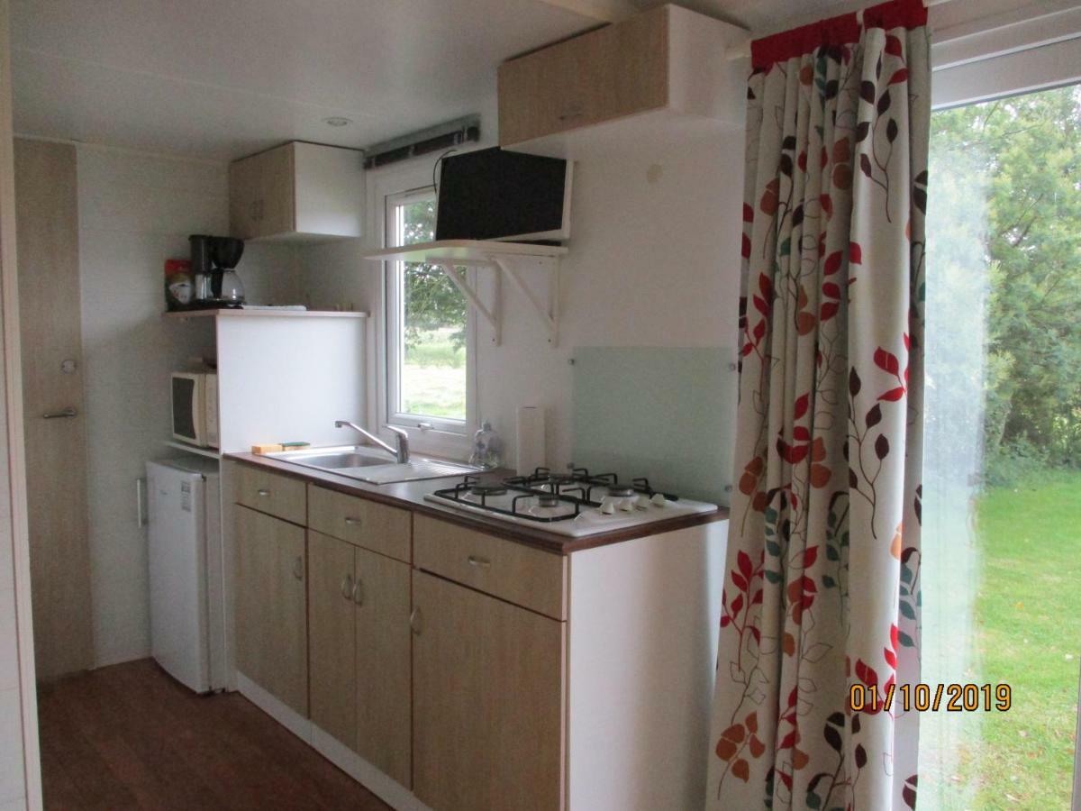 Les Mobile Home De Kerroyal Garlan Εξωτερικό φωτογραφία