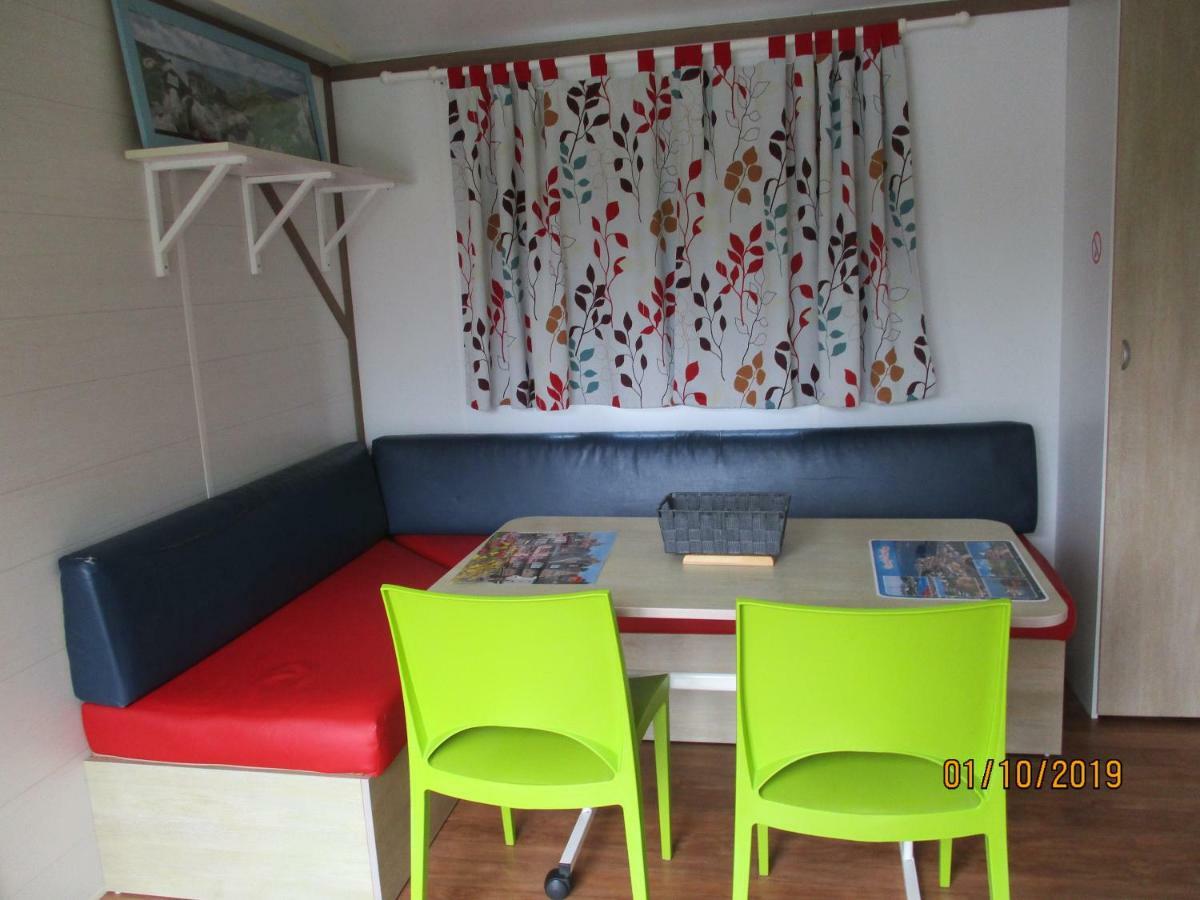 Les Mobile Home De Kerroyal Garlan Εξωτερικό φωτογραφία
